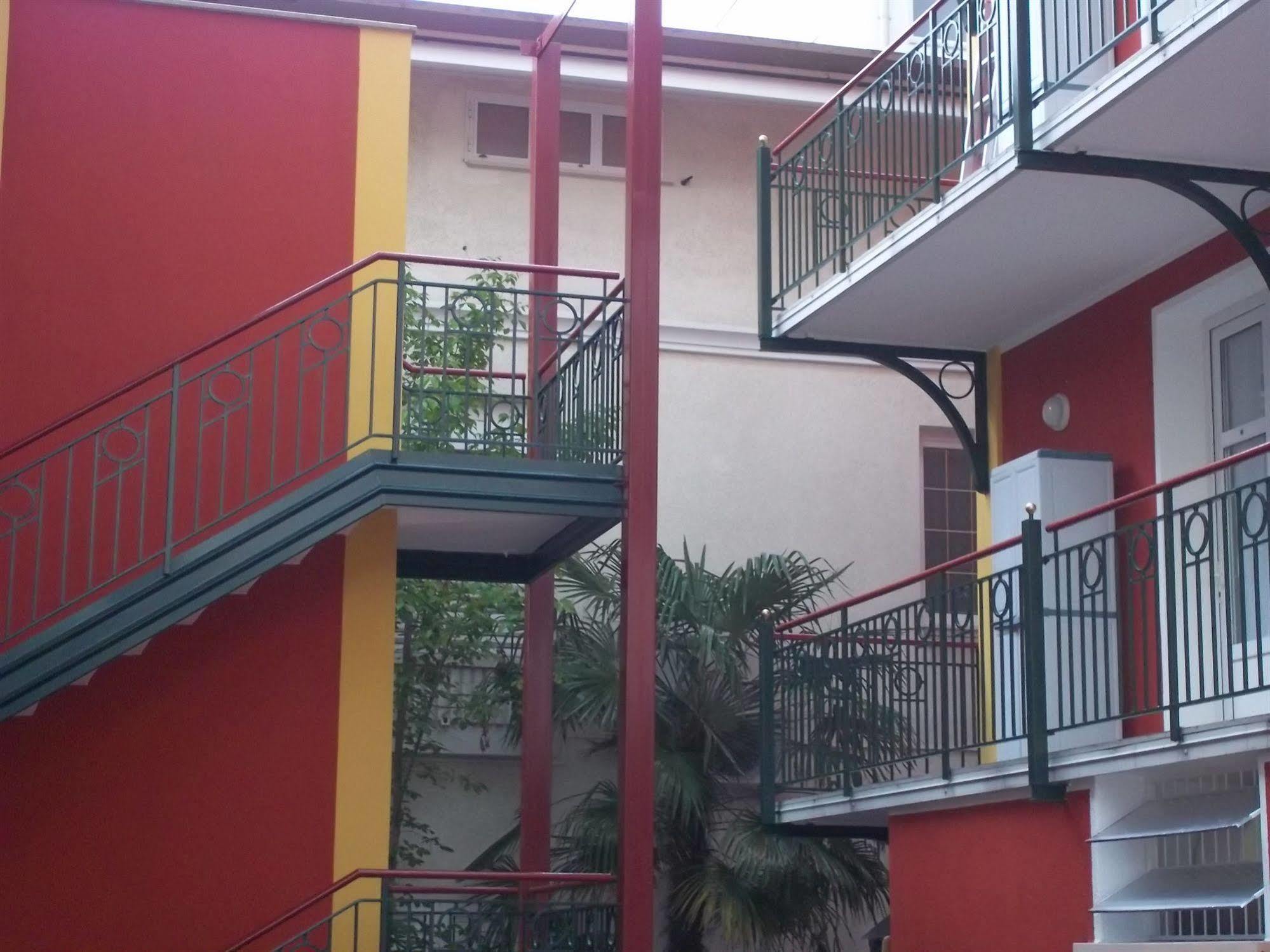 Villa Romana Lignano Sabbiadoro Eksteriør billede