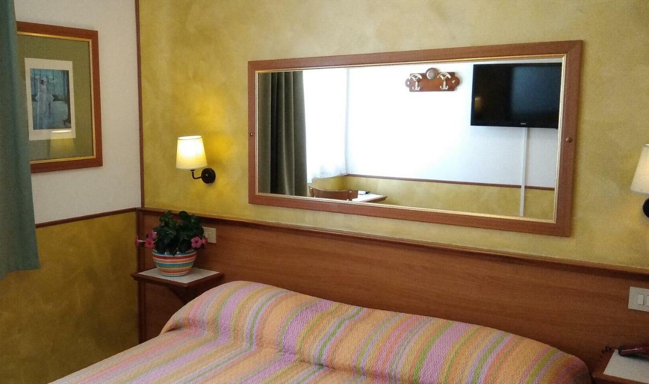 Villa Romana Lignano Sabbiadoro Eksteriør billede
